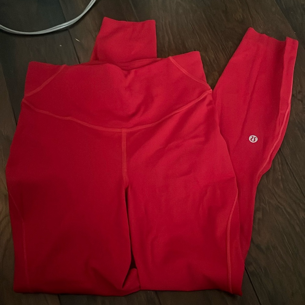 Lululemon size 6 leggings. Never worn.